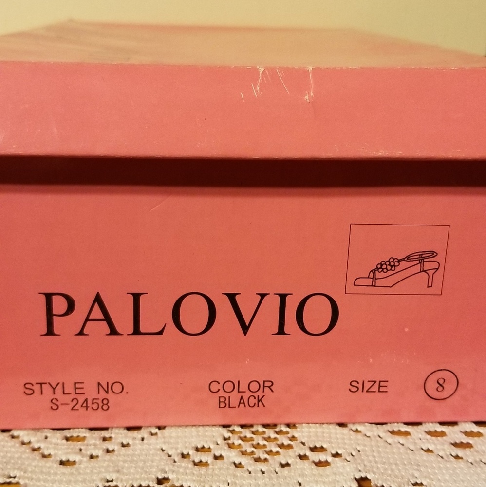 Shoes - Picture 6 of 7